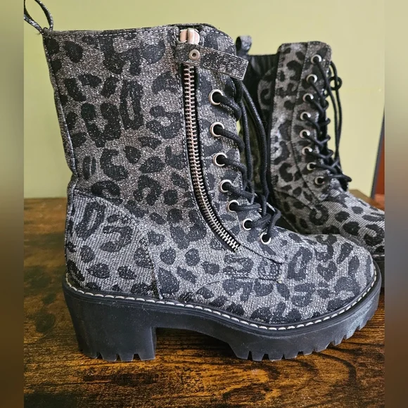 Rocklyn Shimmer Leopard Combat Boots Size 6 NWT - Picture 7 of 11